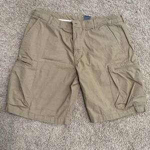 Men’s Nike cargo khaki shorts
